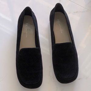 Anne Klein. Size 8. Never worn.